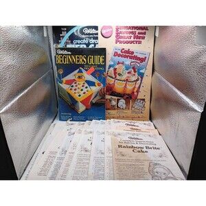 Lot of 22 Wilton Baking & Decorating Instruction Booklets 70s 80s Halloween MORE